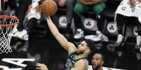 Nba, Boston ferma Cleveland con un super Tatum