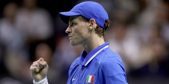 Sinner e Berrettini da urlo: l’Italia travolge l’Australia e vola in finale di Coppa Davis contro l’Olanda