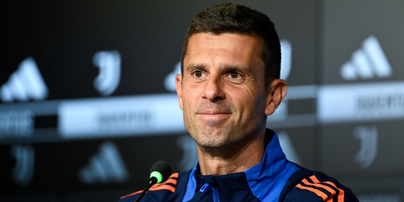 Juve, Motta: “Piena sintonia sul mercato. Vlahovic out con il Lecce”