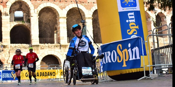 L’atleta paralimpico Mauro Tomasi e il suo giro del mondo in carrozzina