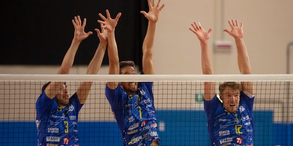 La Tinet batte Aversa e resta in cima all'A2