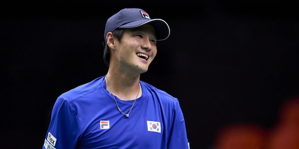 Il miglior tennista coreano, ex 52 al mondo, costretto a fermarsi: deve fare il militare
