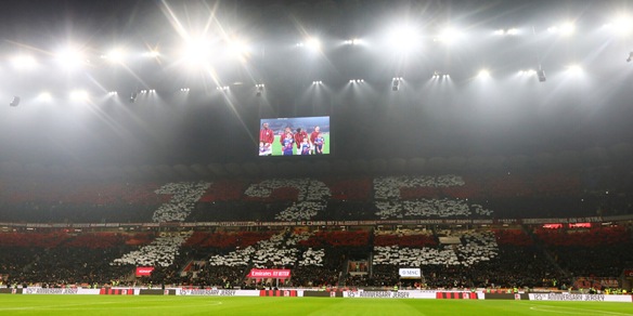 Milan, la rabbia dei tifosi non si placa: contestati giocatori e società