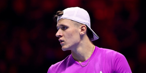 Clamoroso alle Next Gen Atp Finals: per Mensik controllo antidoping durante il match