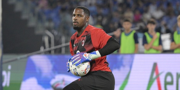 Cori razzisti a Maignan in Verona-Milan: giudice sportivo chiede supplemento d'indagine