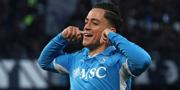 Raspadori entra e segna, il Napoli batte il Venezia e aggancia l'Atalanta in vetta. Rivivi la diretta