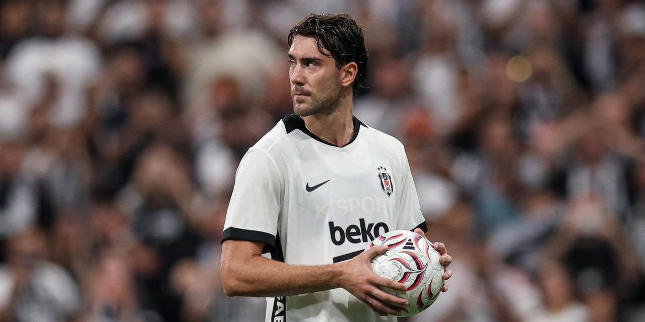 Show di Vlahovic con il Besiktas: una tripletta dell'ex Juve fa volare Italiano, esordio per Miretti