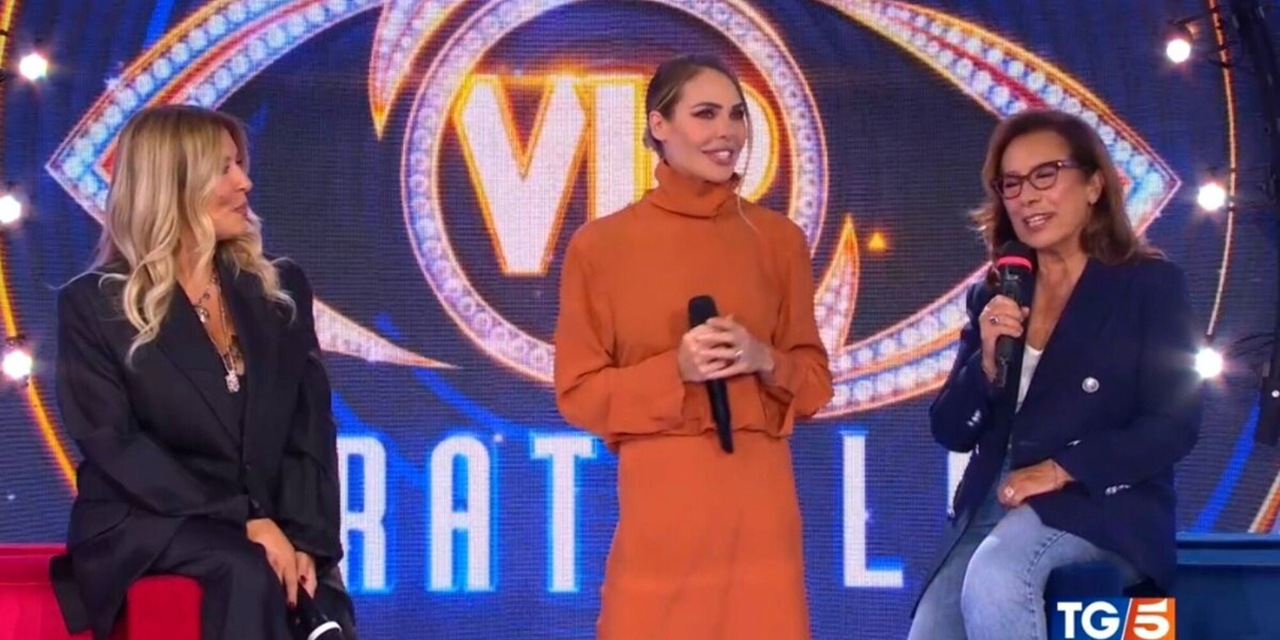 Ilary Blasi subito direttissima sl Gf Vip con i riferimenti a Totti e a Bastian. Poi la frecciata di Selvaggia Lucarelli all'anniversario con Noemi: "Sei mesi di noi"