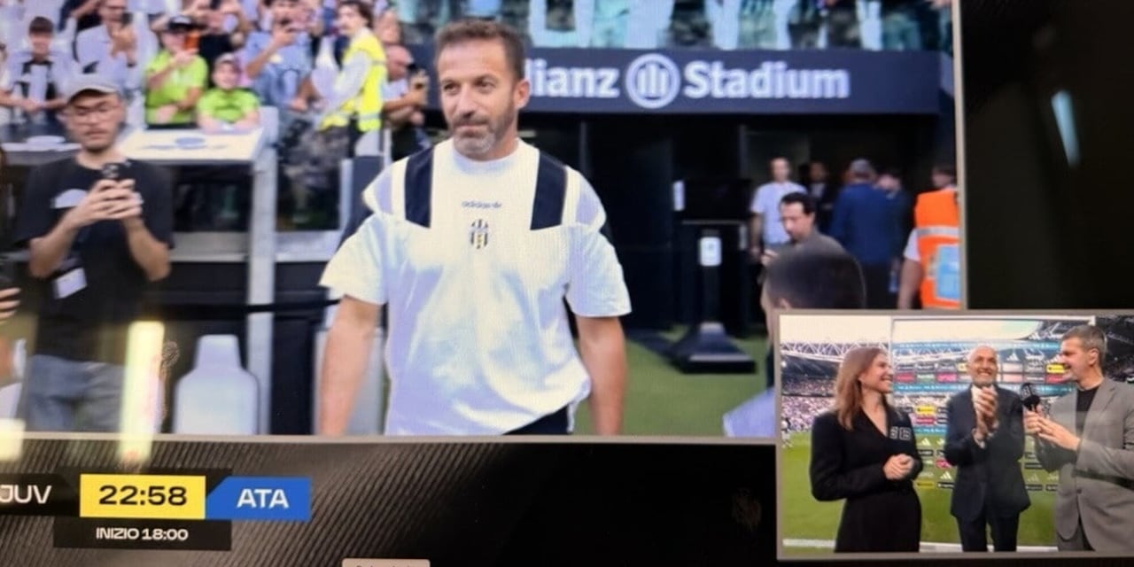 <p>Del Piero in campo allo Stadium, Spalletti interrompe l'intervista a bordocampo e...</p>