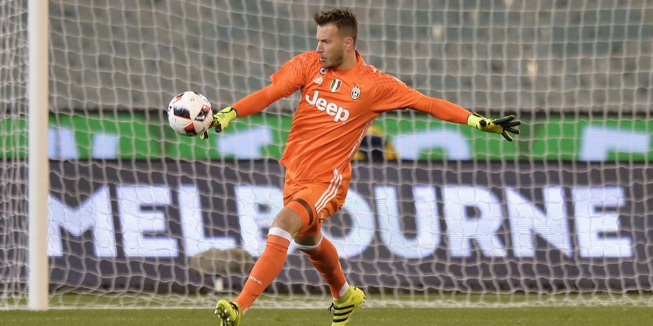 L'attesa della Juve per Neto è finita: oggi le visite mediche e la firma