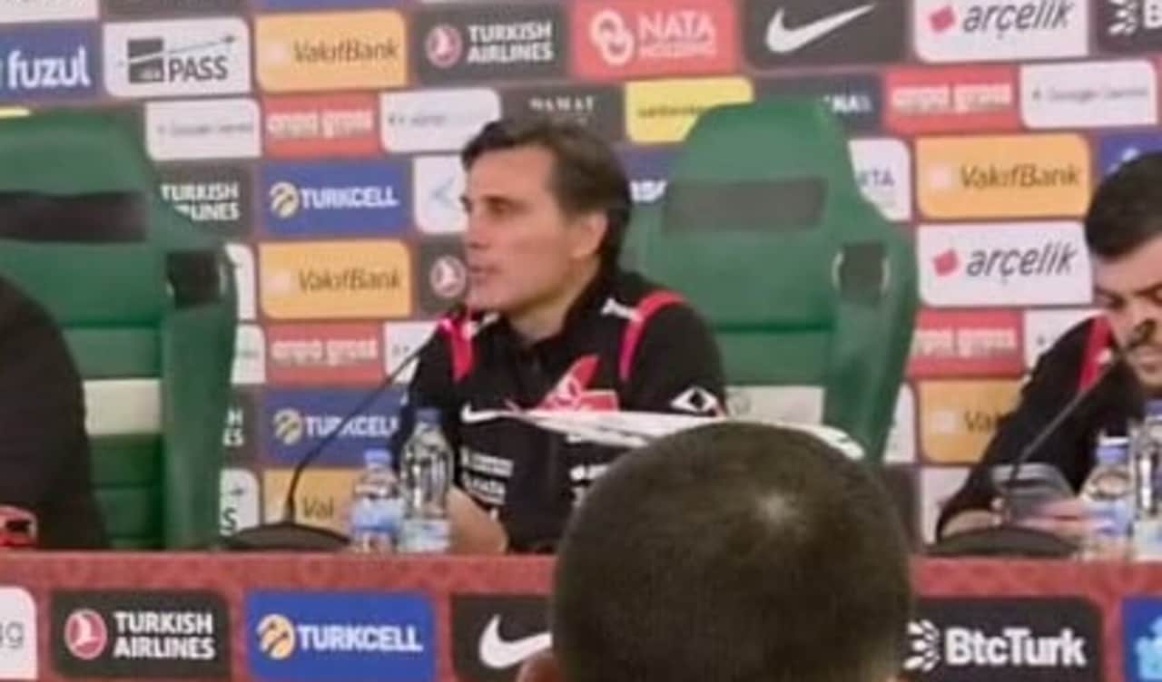 <p>Montella dopo il crollo contro l'Italia: "Dimissioni? No, sono motivato a continuare"</p>