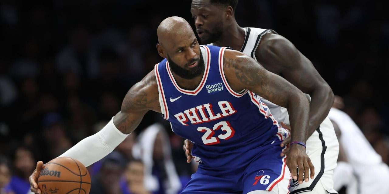 LeBron James debutta con Philadelphia: 10 punti e 5 assist, ma vincono i Nets
