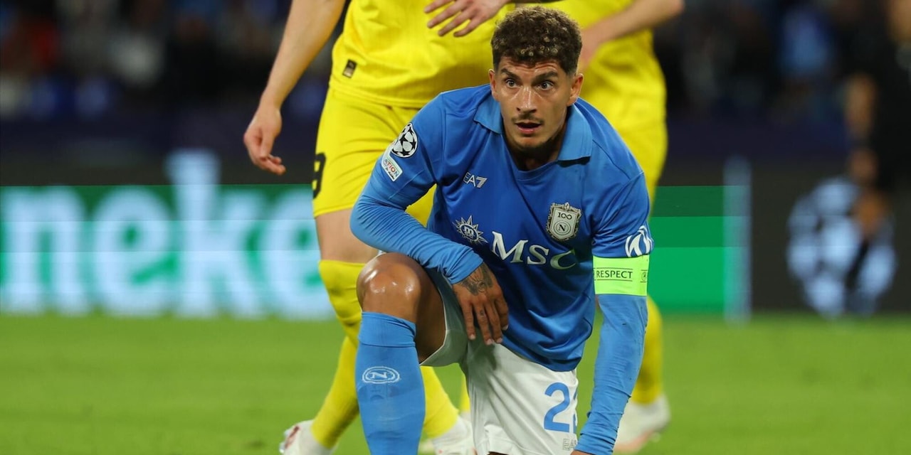 Di Lorenzo, lo sfogo social: "Sarò poca roba, ma a 75 anni non attaccherò lo spogliatoio del Napoli..."
