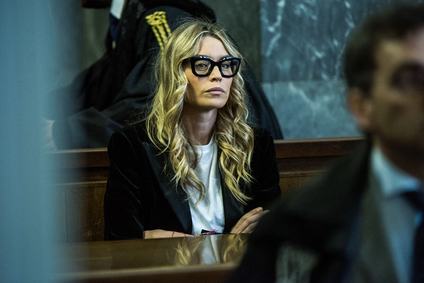 Belen Rodriguez, sexy anche in Tribunale a Milano
