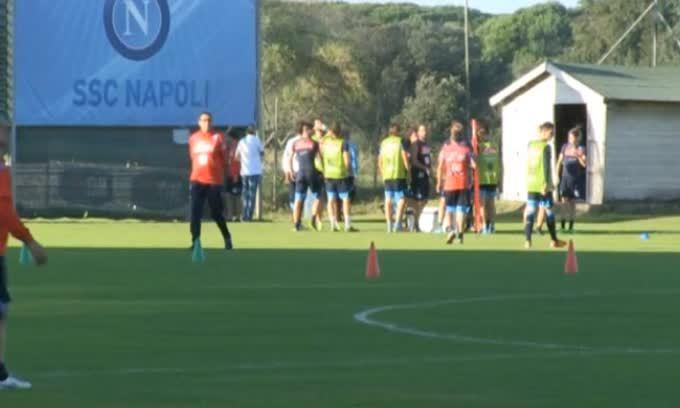 Clamoroso, Napoli: Grassi ko al primo allenamento