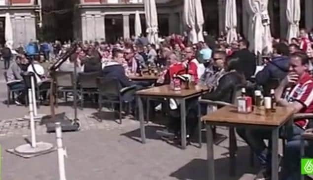 Madrid, tifosi del Psv lanciano monetine ad alcune donne
