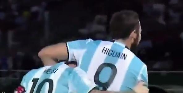Higuain, sombrero e assist: che giocata in Argentina-Bolivia!