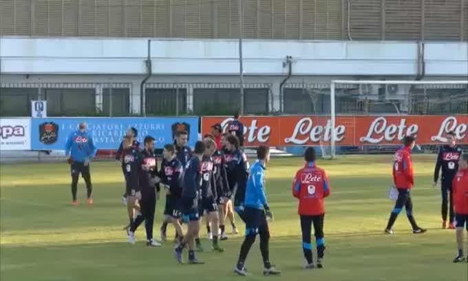 Napoli, guerra totale a Mediaset