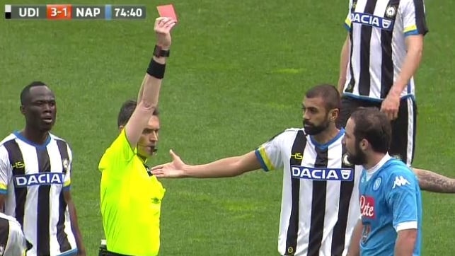 Udinese-Napoli: rosso per Higuain, ecco la reazione del Pipita