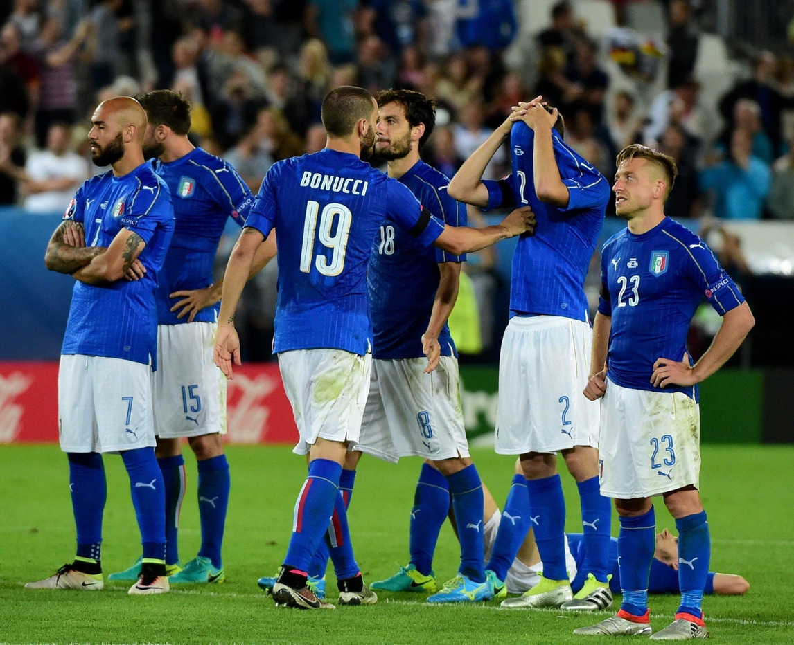 Italia ko ai rigori, la delusione azzurra in campo