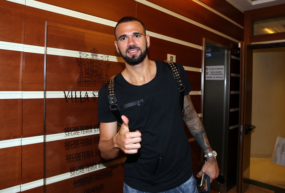 Castan, look da rocker per la Sampdoria