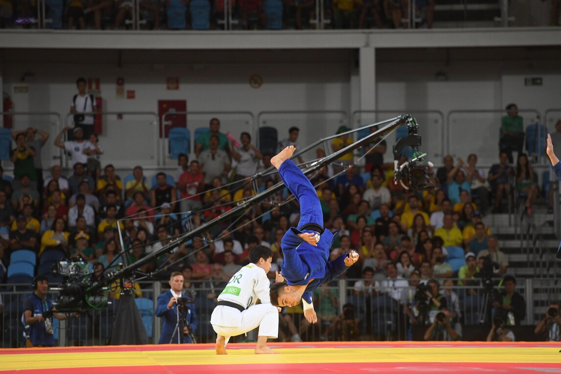 La capriola di Basile: è suo il 200esimo oro italiano alle Olimpiadi