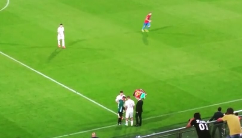 Entra Totti, lo stadio di Plzen lo accoglie così