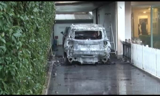 Pescara, alta tensione: bruciate due auto di Sebastiani