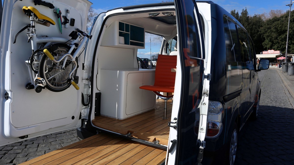 Nissan e-NV200 ufficio mobile: foto