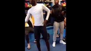 Kean, che balletto per i 17 anni!