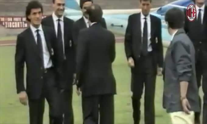 Il Milan rende omaggio a Berlusconi