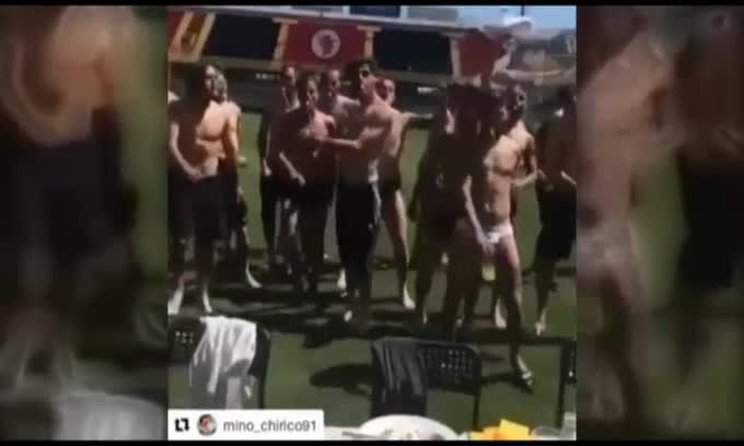 Il Foggia festeggia la B con la "Papu Dance"