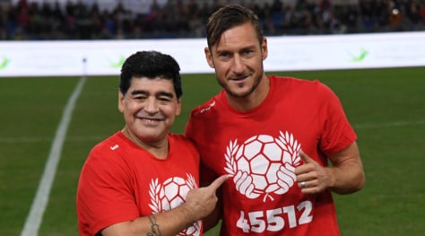 Totti, messaggio e post a Maradona: “Buon compleanno Diego“