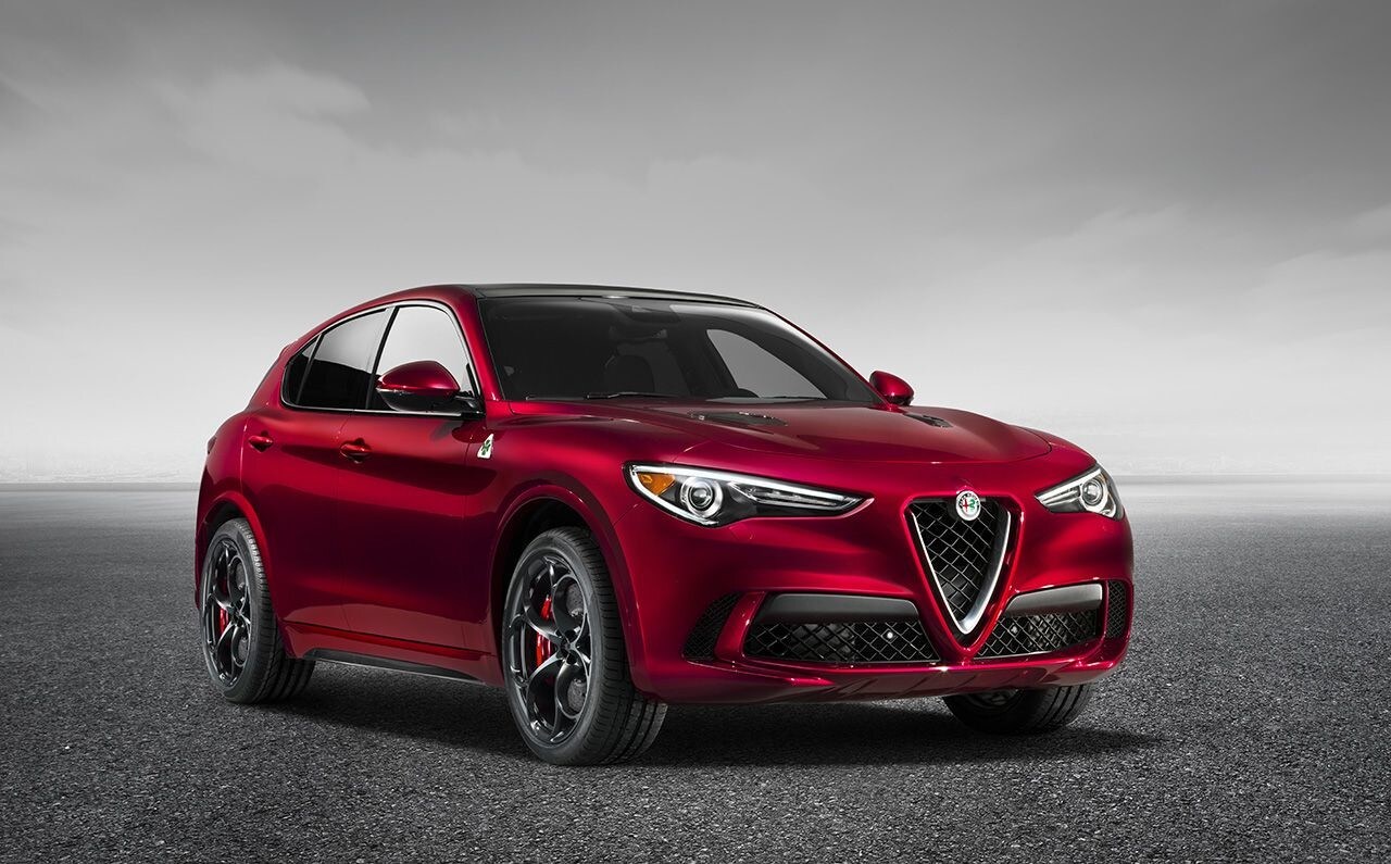 Alfa Romeo Stelvio Quadrifoglio: foto e prezzo