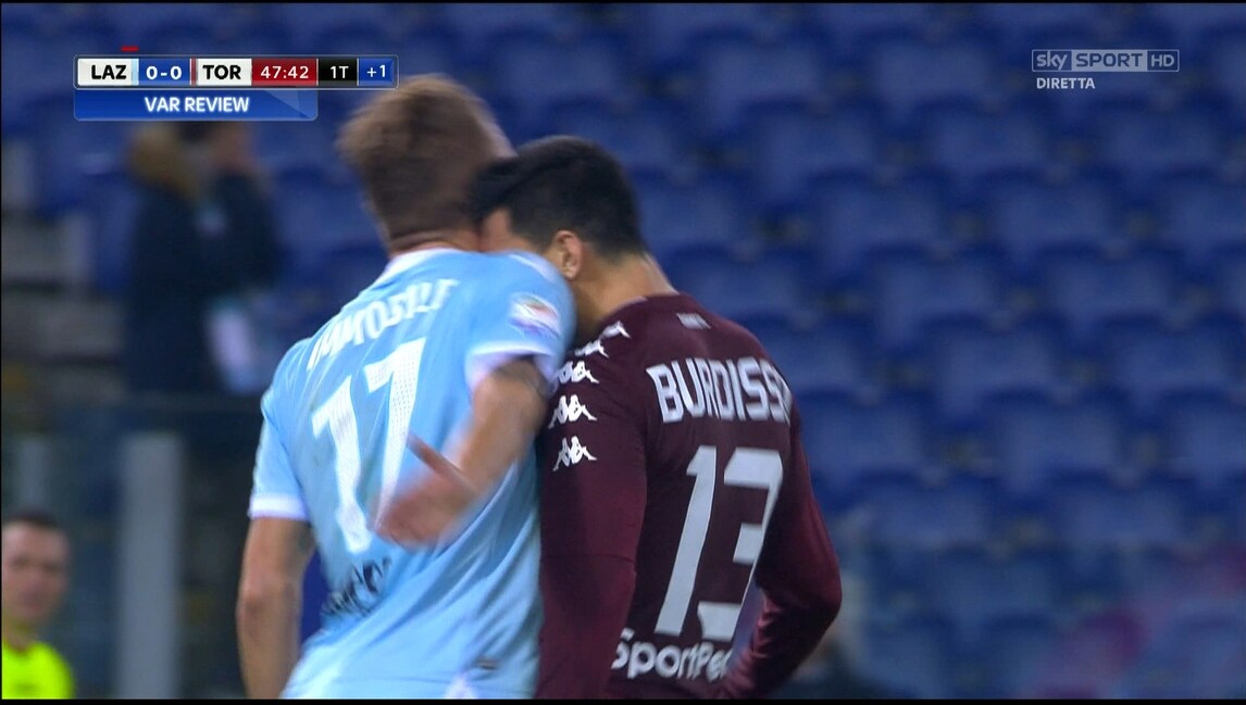 Lazio-Torino, scintille con Burdisso: Giacomelli espelle Immobile