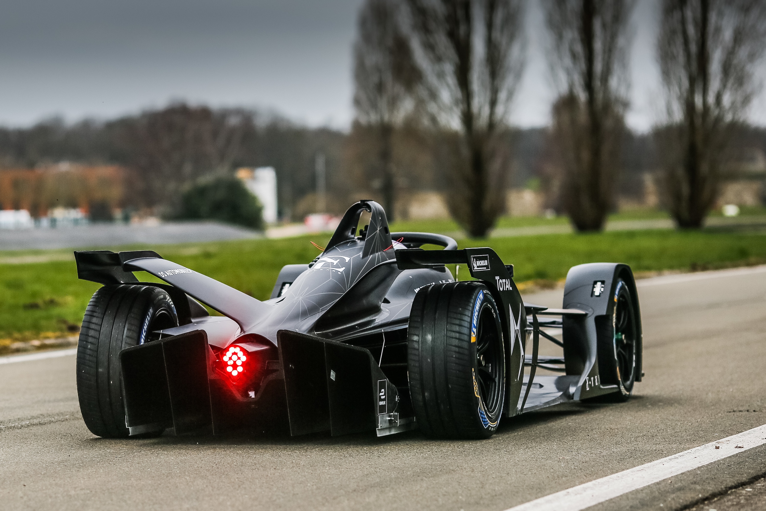 Formula E, primi giri per la DS E-Tense FE 19