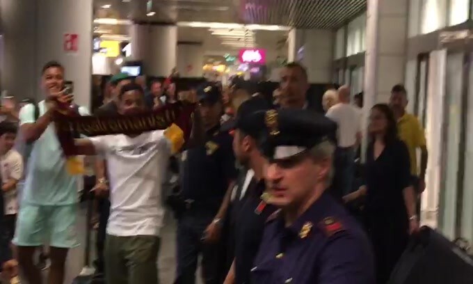Delirio per Kluivert a Fiumicino