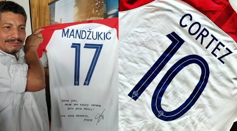 Mandzukic regala la maglia al fotografo travolto al Mondiale