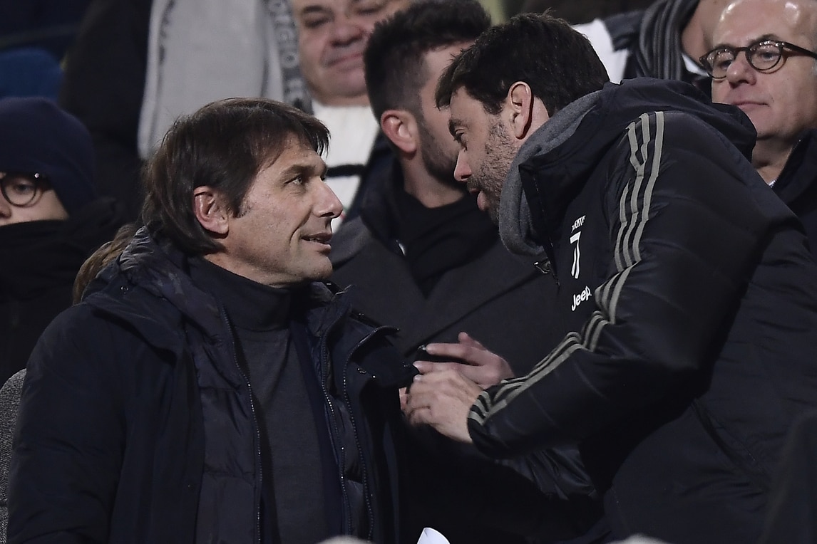 Agnelli-Conte, stretta di mano e abbraccio a Juventus-Roma