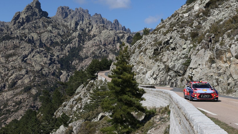 Rally Corsica: Neuville vince e va al comando