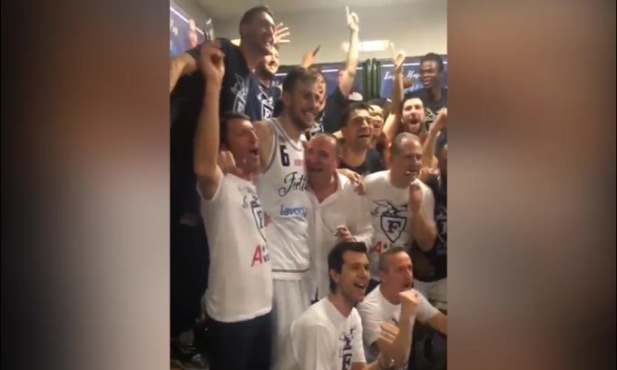 Basket: festa Fortitudo per il ritorno in A