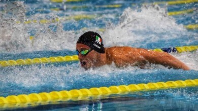Il campione Europeo Piero Codia alla 12 ore Nuotando con Amore