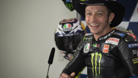MotoGp Yamaha, Rossi: «Rins lotterà per il titolo»