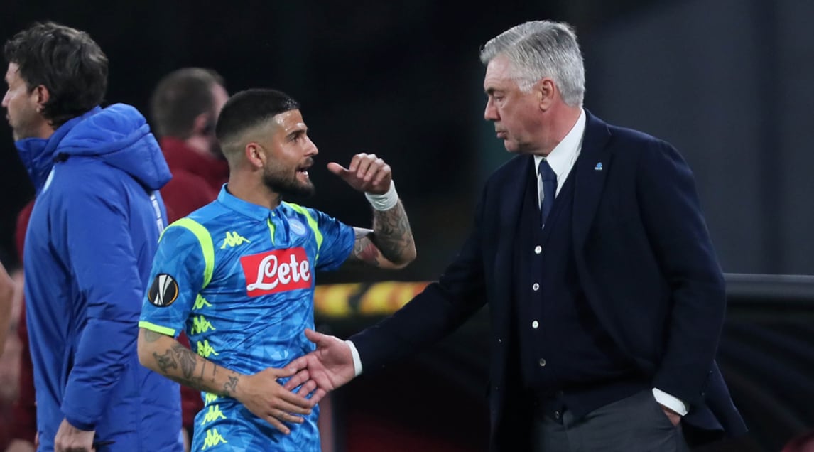 Insigne fischiato al cambio esce e parla con Ancelotti