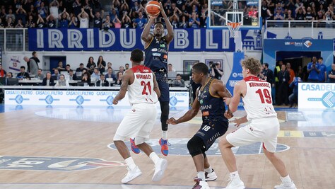 Basket Serie A, Milano cade a Brescia. Cremona aggancia Venezia