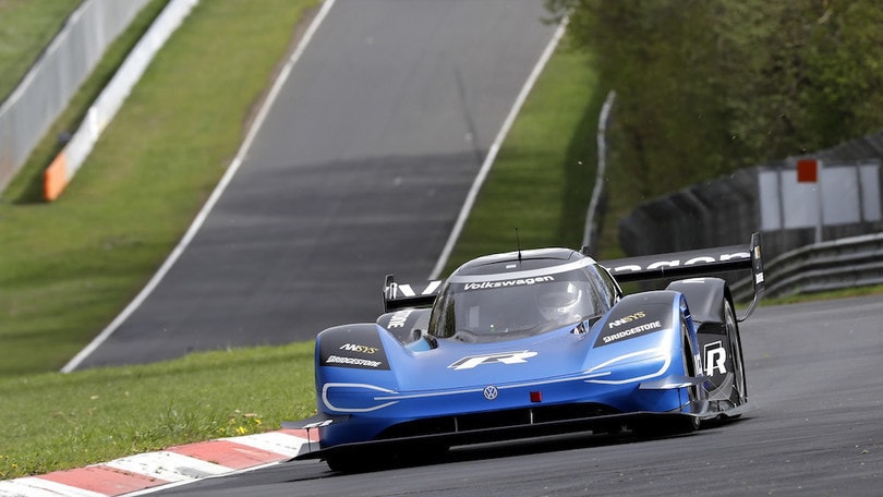 Volkswagen ID R, al via i test sul circuito del Nurburgring