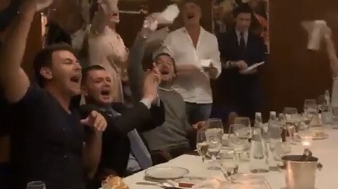 Roma, Totti scatenato alla festa per Ilary!