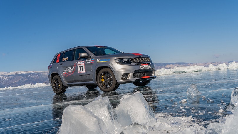 Jeep Grand Cherokee Trackhawk: record di velocità su ghiaccio per un SUV Jeep Grand Cherokee Trackhawk: record di velocità su ghiaccio per un SUV