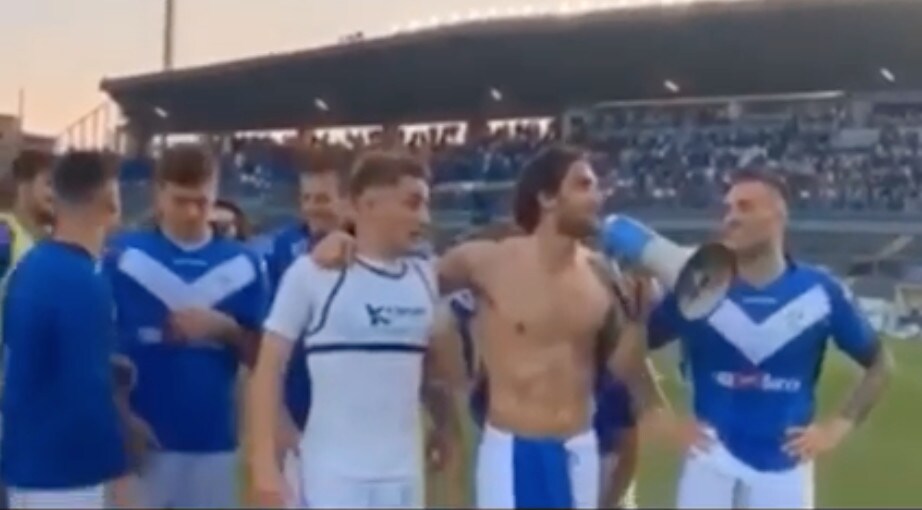 Il coro "terùn, terùn" dei giocatori del Brescia