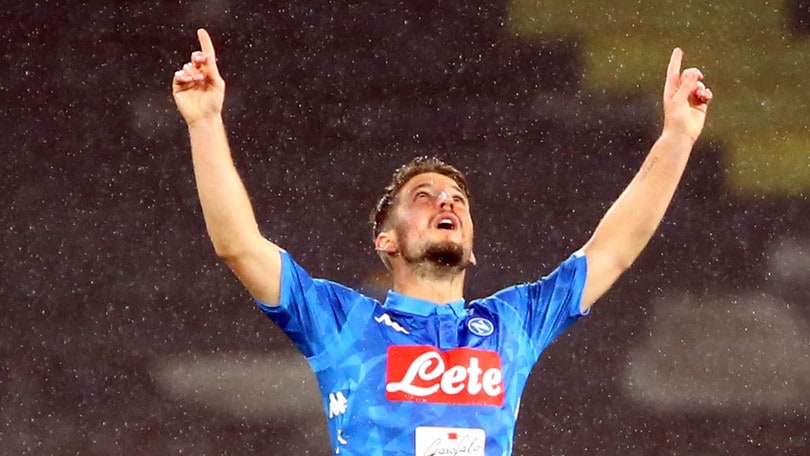 Il Var sorride al Napoli: Mertens e Insigne affondano il Cagliari